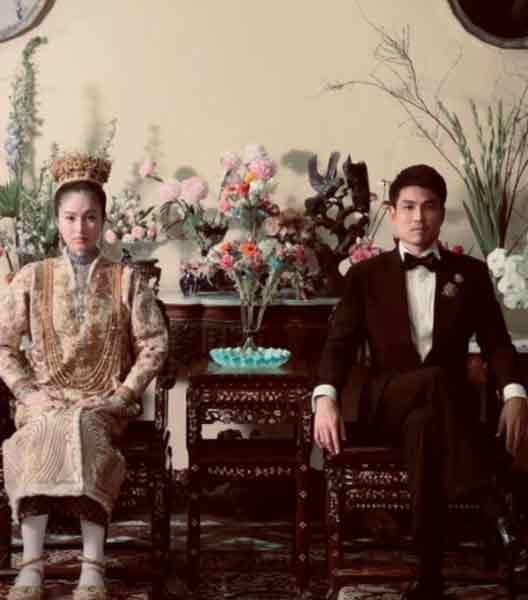 宝儿和Oak的婚礼按照“峇峇娘惹”的传统习俗举行。