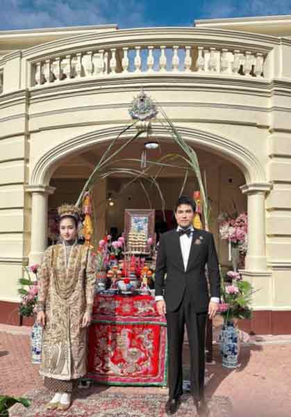 宝儿与Oak在泰国普吉举行婚礼。