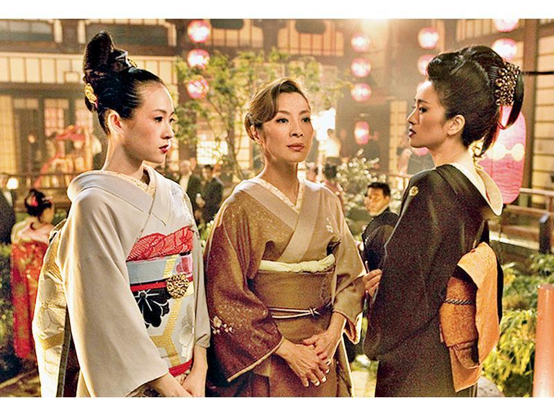 2005年上映的《艺伎回忆录》，女一是章子怡，女二是巩俐，杨紫琼是女三。