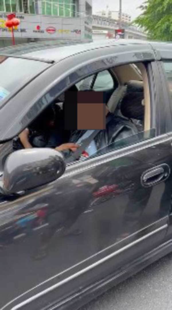 日产Sentra司机与乘客因吸毒开车，半途昏睡酿祸。