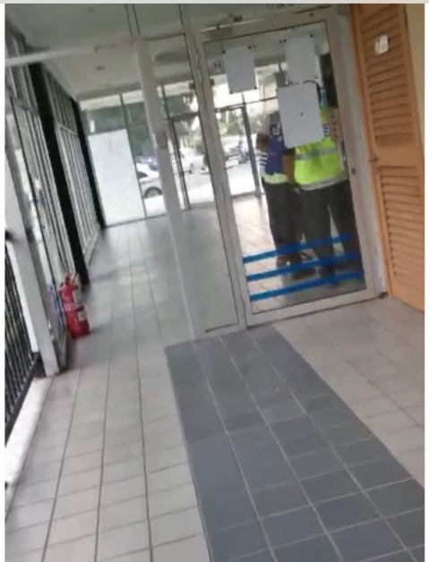 监护人忙讲电话不察 男童溺毙酒店泳池【内附音频】