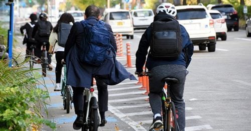 日本出台 新交通规则 骑脚车要戴头盔