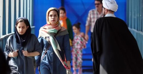 伊朗公共场所装摄像机 取缔不戴头巾女性