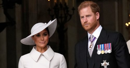 哈里出席父王加冕典礼 妻梅根与子女缺席