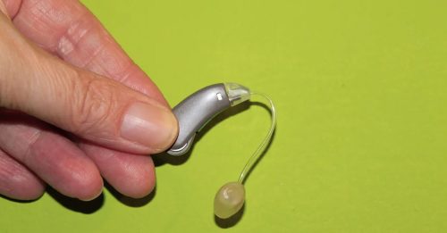 研究：助听器可降 逾40%失智症风险