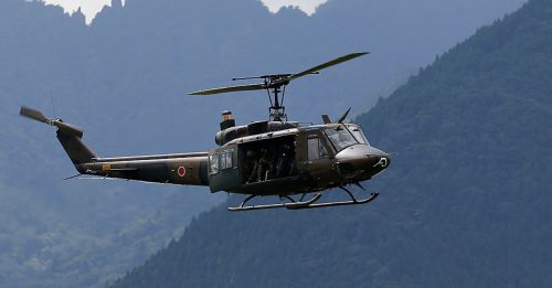 日自卫队直升机坠 至少2人身亡