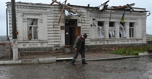 俄导弹炸博物馆2死10伤 泽连斯基谴责野蛮暴行
