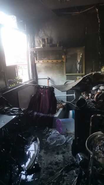 店屋厨房发生大火，被烧毁100%。
