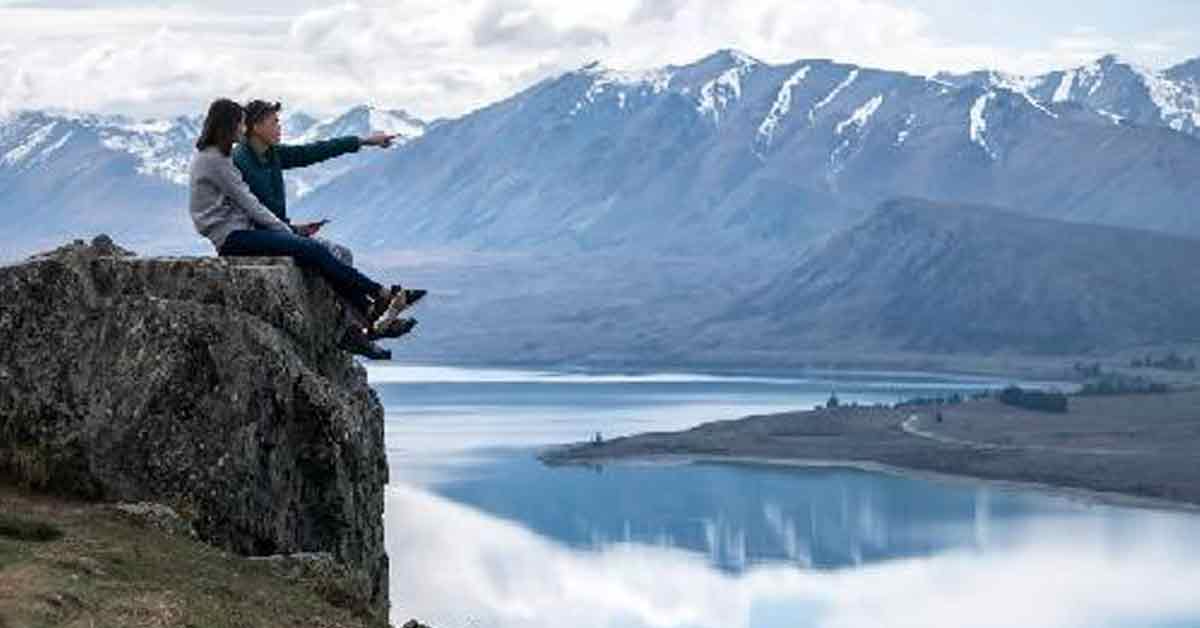 纽西兰一对情侣在欣赏风景。（示意图）