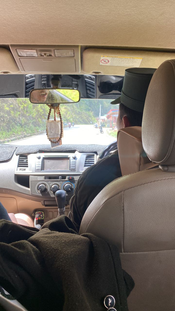 黄先生安排泰国军人到酒店接陈先生及张小姐，并一路与他们视频通话，监督他们的安全。（图片由黄先生提供）