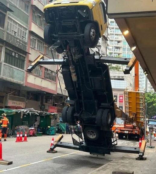 香港剧组拍摄一半，升降梯突倒塌酿意外。图/互联网