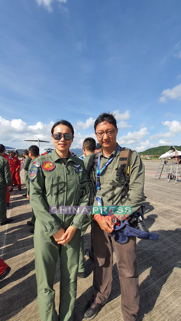 Chinese Air Force,Female,Pilot