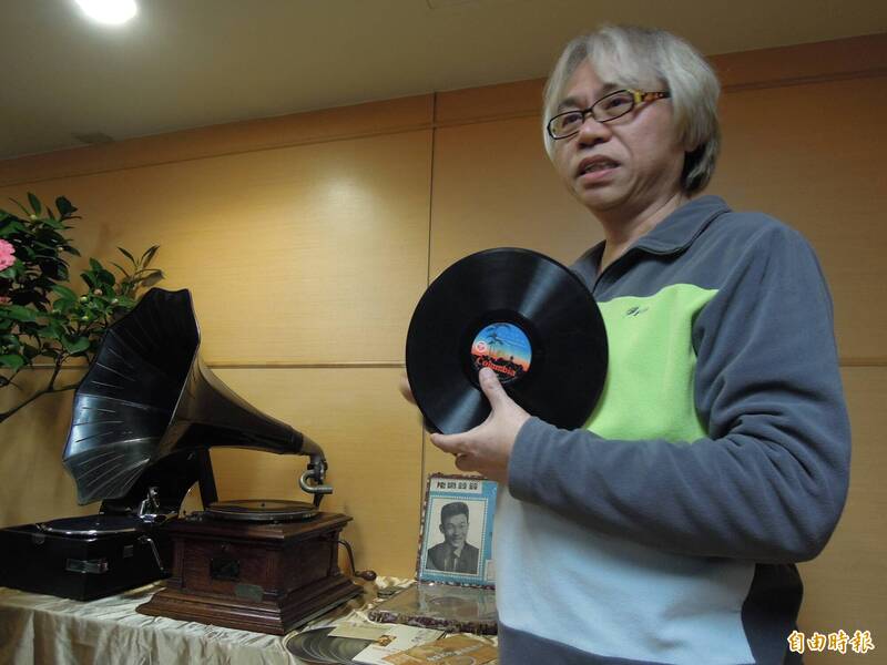 李坤城曾想为钱卖掉珍藏的黑胶唱片。