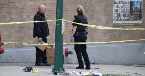温哥华市中心爆枪案 一男危殆 枪手当场被捕