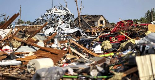 龙卷风袭美国德州最少3死 75至100人伤