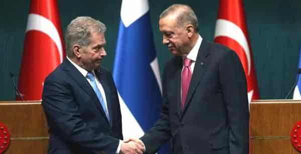 芬兰总统尼尼斯托（左）今年3月初在土耳其首都安卡拉与总统埃尔多安会面。