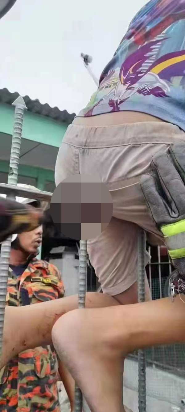 boy hurt 篱笆 屁股