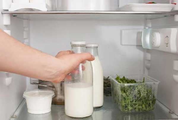refrigerator milk 鲜奶 冰箱