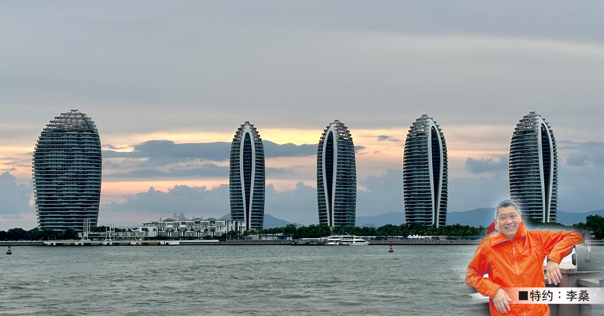 ■三亚名片之一，人造凤凰岛：五栋帆船造型酒店公寓兼办公大厦竖立在海南岛最南端，面向越南。