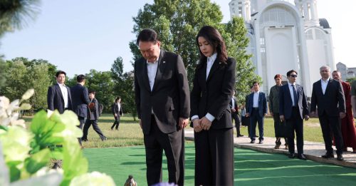 韩总统尹锡悦夫妇 闪电访问乌克兰
