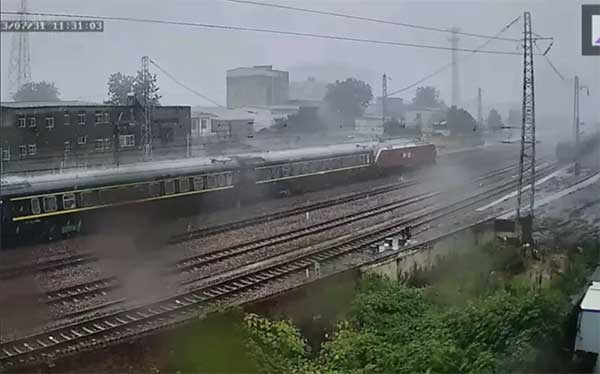 train beijing banjir 列车 暴雨