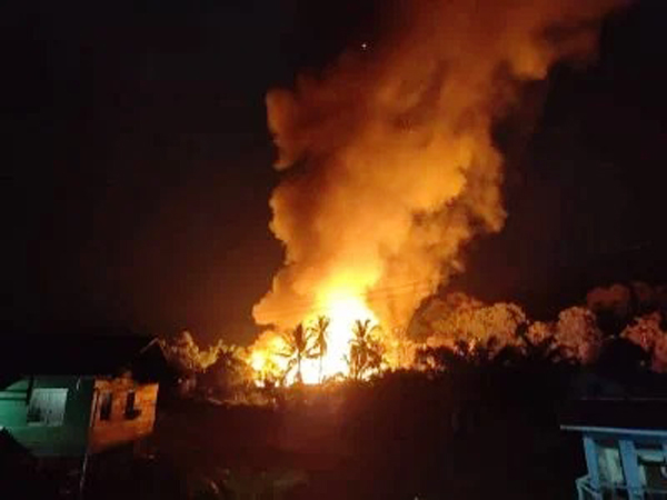 2栋60年历史建筑物失火 31店铺变废墟