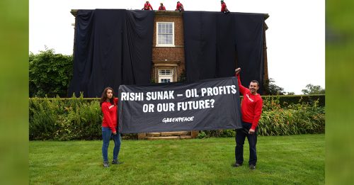环保人士抗议开发北海石油 苏纳克住所遭盖黑布