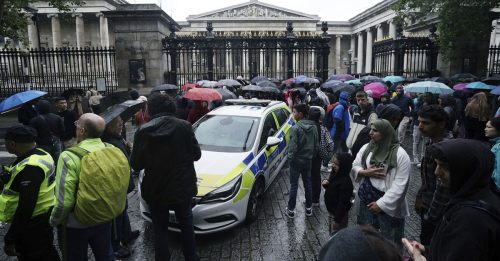 大英博物馆外爆斩人 1男子被刺伤
