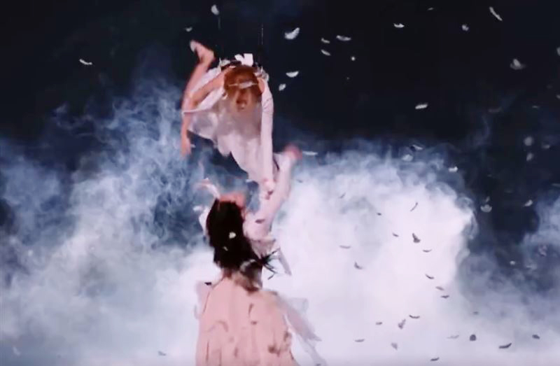 女星4公尺高空坠落 Ella目击惊吓尖叫