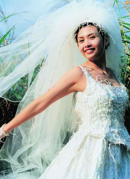 邱淑贞1999年嫁给富商沈嘉伟后便息影。
