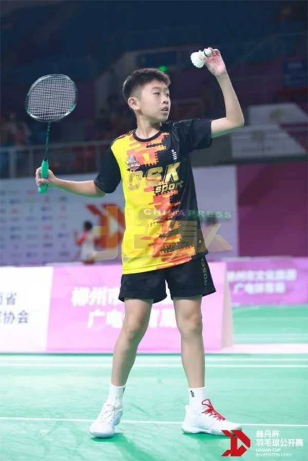 黄浩轩对打羽球有天份，今年已收获了9个冠军，其中两个国际赛事的冠军，分别在中国和台湾赢获。
