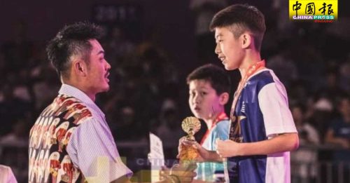 因为林丹 他奋战到底 11岁黄浩轩 勇夺中国羽球男单冠军