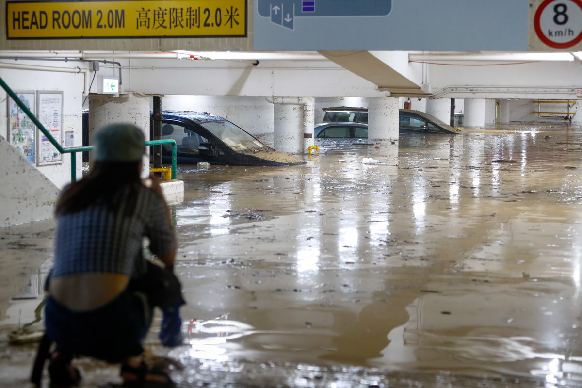 香港淹水与深圳排洪 保安局长：无直接关系
