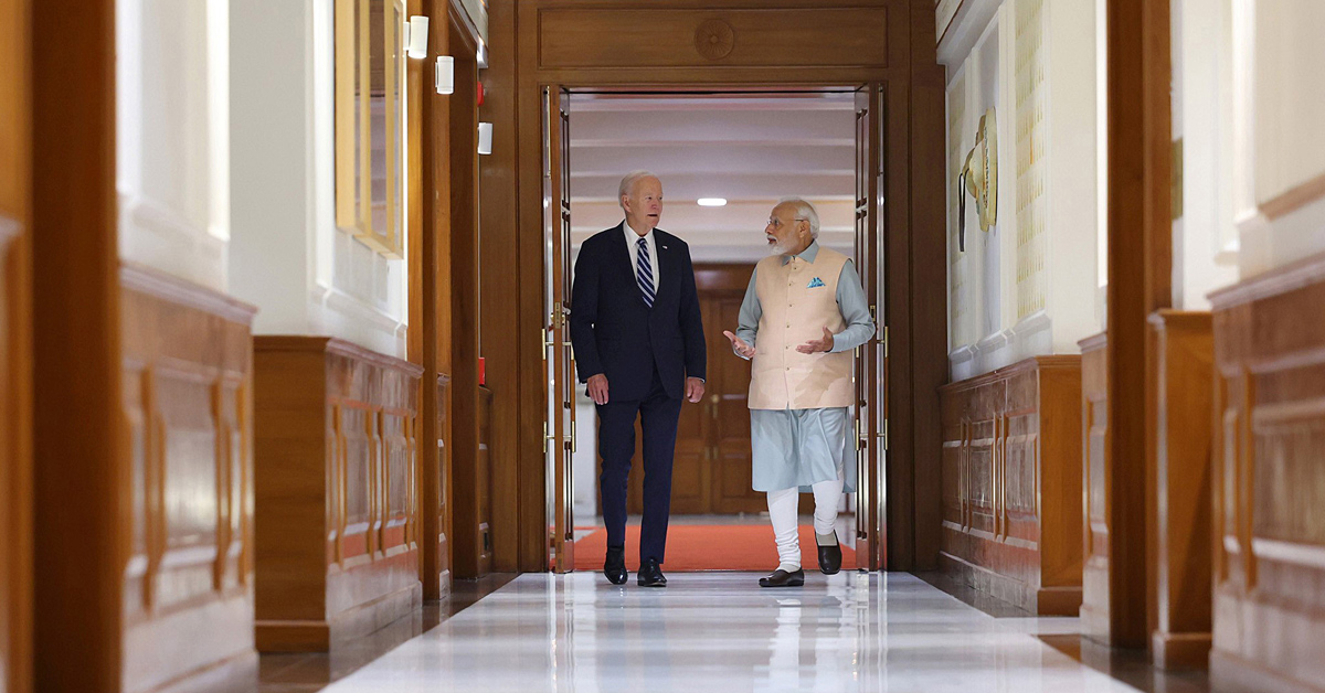 印度总理莫迪（右）8日在其官邸迎接美国总统拜登。（欧新社）