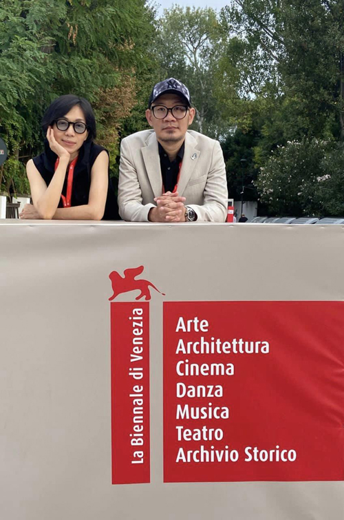 《五月雪》导演张吉安（右）跟万芳已在威尼斯会合。
