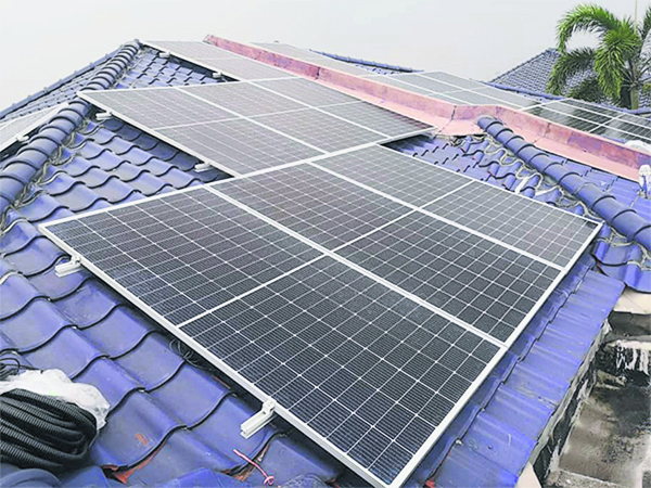 随着技术不断进步，光伏太阳能发电系统的安装和维护也越来越环保。
