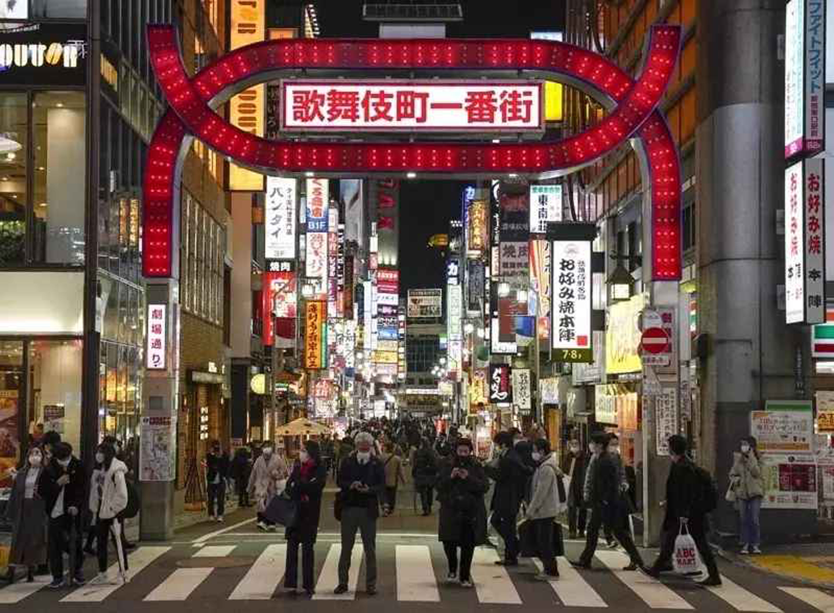 东京新宿歌舞伎町近来老鼠横行，成为一大卫生问题。