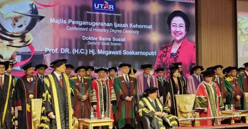 印尼前总统梅加瓦蒂 获颁拉曼大学荣誉博士