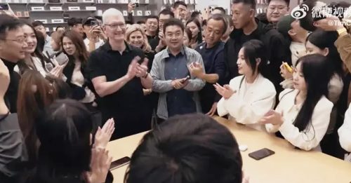 iPhone 15中国销售不如预期 库克突访成都抢救人气