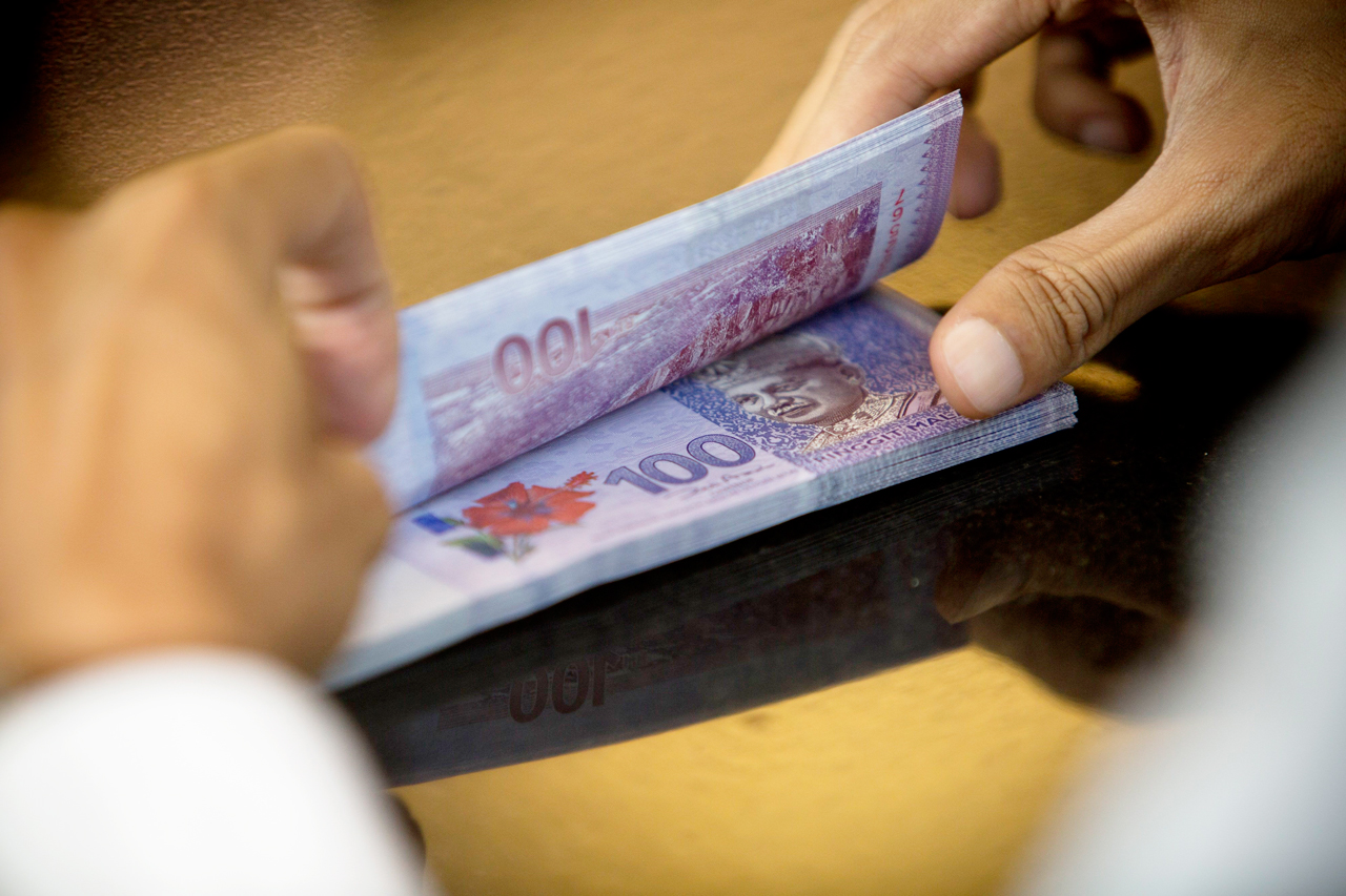 兑新元一举贬破3.50 分析:令吉弱势 恐未完