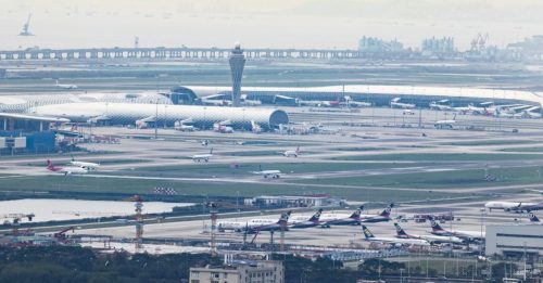 深圳机场大范围延误 官方一度称：出现不明升空物