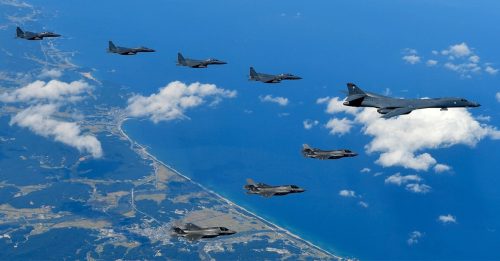 美韩联合空中演习 出动130架军机 模拟全天作战！
