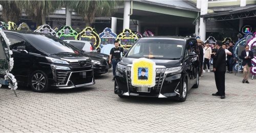 青年夜店被刺死案｜近百人送谢智宇最后一程 弟弟盼哥哥托梦 闻者心酸