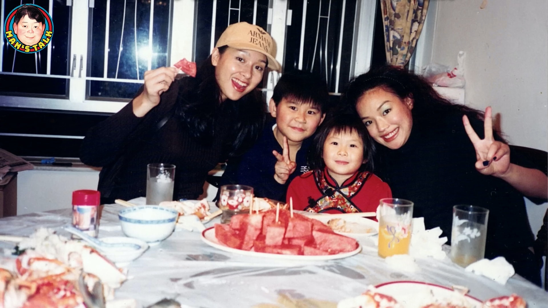 舒淇当年和同公司的杨恭如到访文隽家。