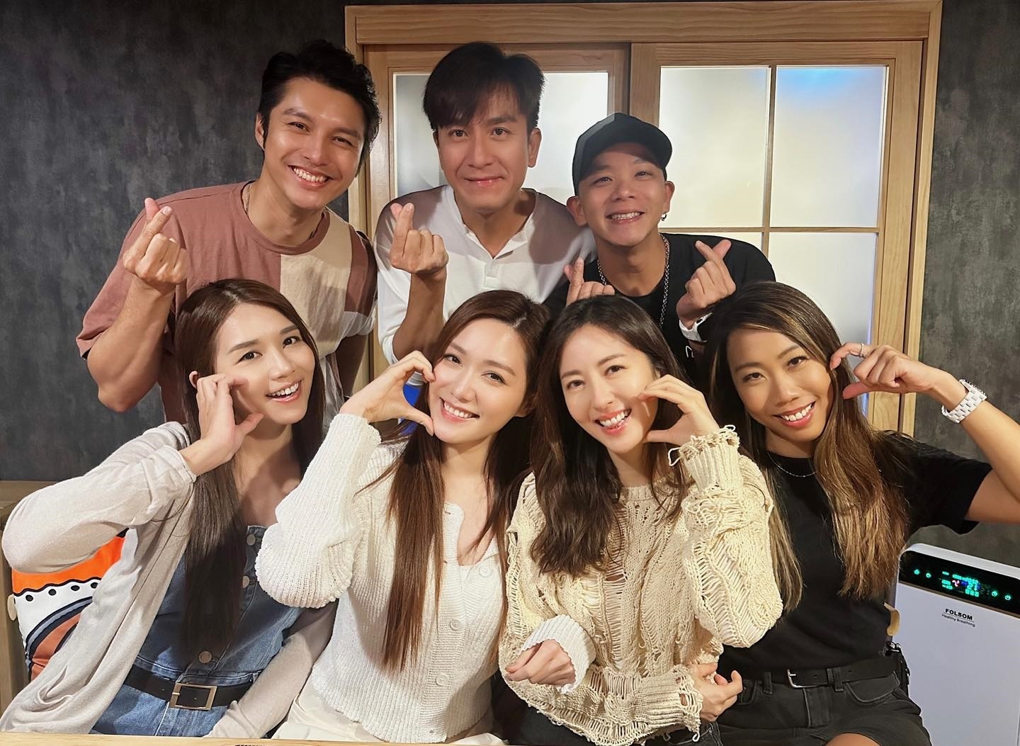 马国明带汤洛雯出席铁马家族聚会。