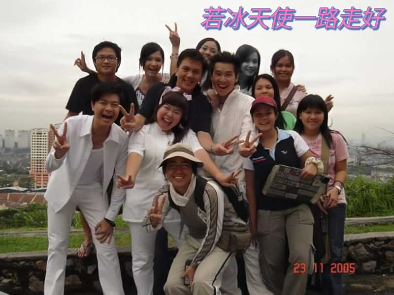 林静苗曾与曾若冰一同演戏，曾若冰在她心中一直是爱笑又美丽的天使。
