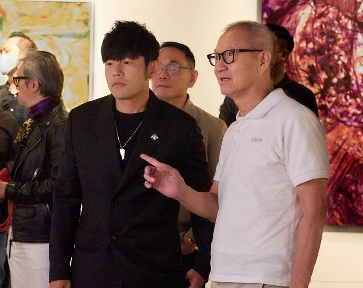 陈泰铭参观“千禧后晚间拍卖”预展。