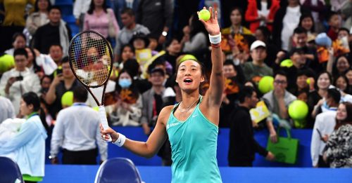 WTA女子网球赛  郑钦文坐亚望冠