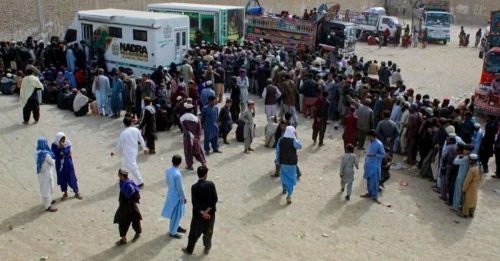 无证移民大限到 巴国10万人 回阿富汗