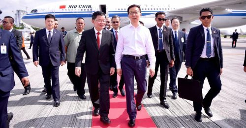 中國國家副主席抵檳 曹觀友機場迎接